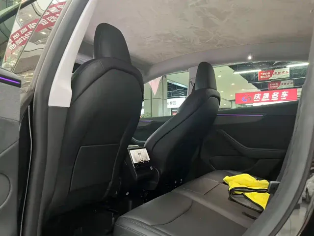 Tesla Model Y — Фото автомобиля 5