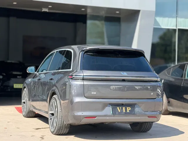 Li Auto L8 — Фото автомобиля 5