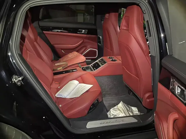 Porsche Panamera — Фото автомобиля 10