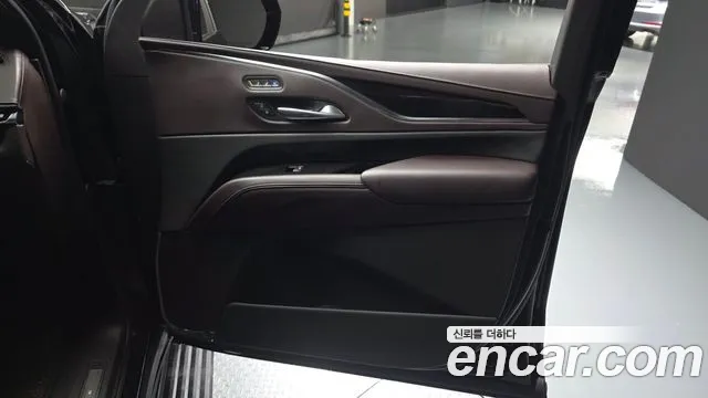 Cadillac Escalade 5th Gen — Фото автомобиля 13
