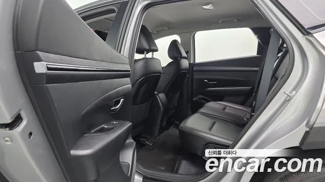 Hyundai Tucson Tucson (NX4) Дизель 2.0 2WD — Фото автомобиля 27