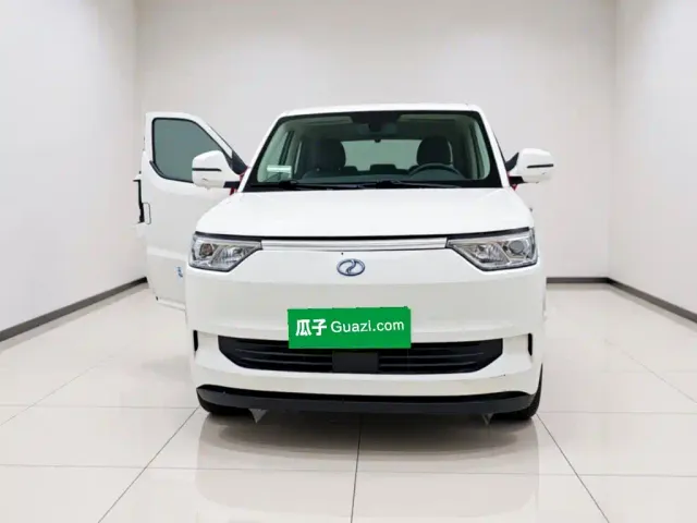 Ruichi New Energy EC75 — Фото автомобиля 2