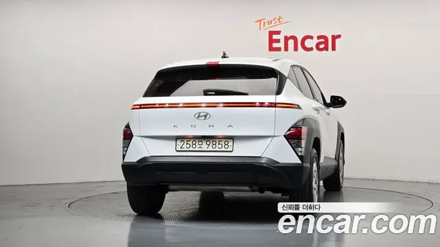 Hyundai Kona — Фото автомобиля 4