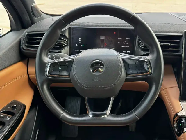 Nio ES6 — Фото автомобиля 15