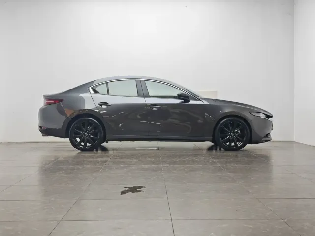 Mazda Axela — Фото автомобиля 11