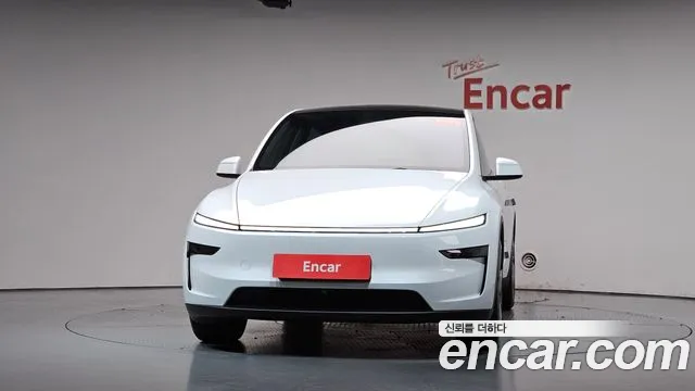 Tesla Model Y — Фото автомобиля 2