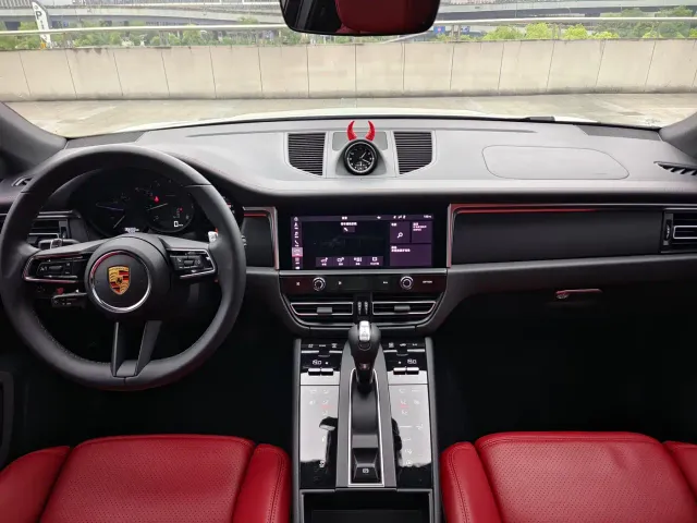Porsche Macan — Фото автомобиля 14