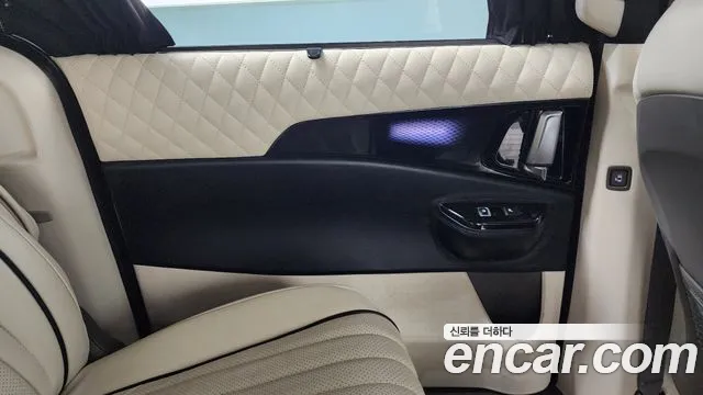 Kia Carnival Generation 4 — Фото автомобиля 14