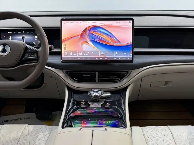 Denza Denza D9 2022 DM-i 970 All-Wheel Drive Honor Edition — Фото автомобиля 24