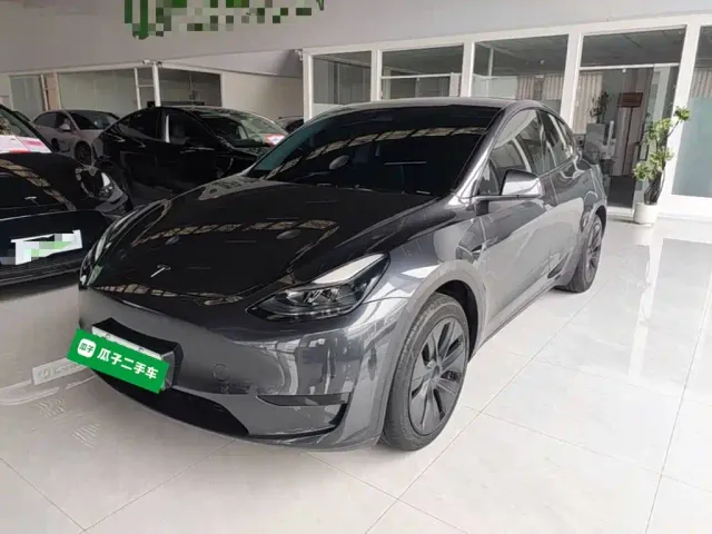 Фотография автомобиля — Tesla Model Y