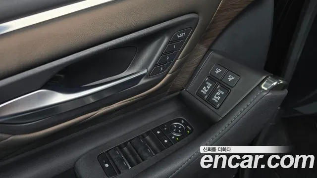 Toyota Alphard — Фото автомобиля 29