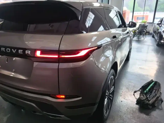 Land Rover Range Rover Evoque — Фото автомобиля 7
