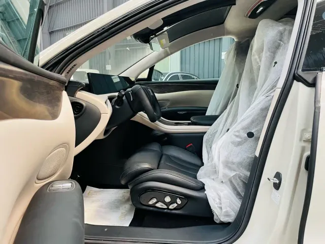 IM Motors LS7 — Фото автомобиля 14