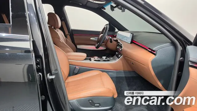Genesis GV70 — Фото автомобиля 16