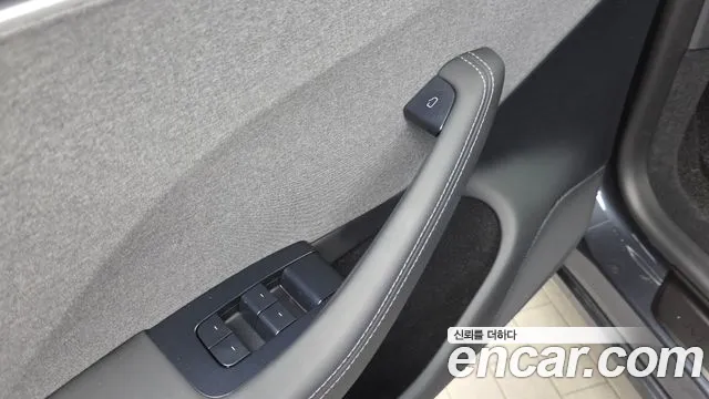 Tesla Model 3 — Фото автомобиля 24