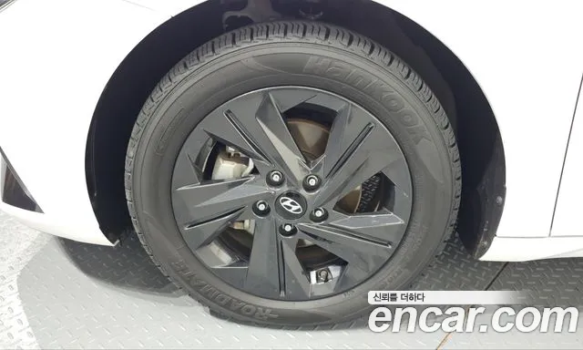 Hyundai Avante CN7 — Фото автомобиля 5