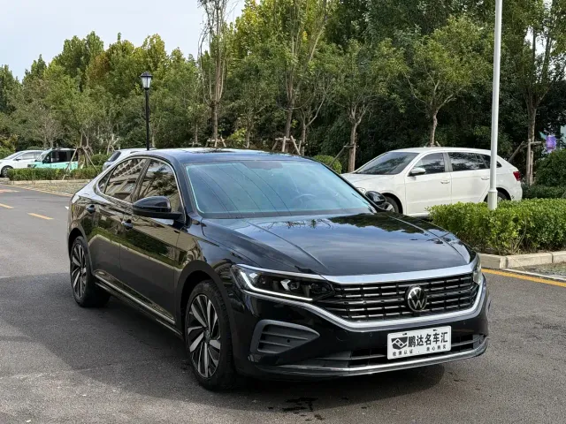 Volkswagen Passat — Фото автомобиля 3