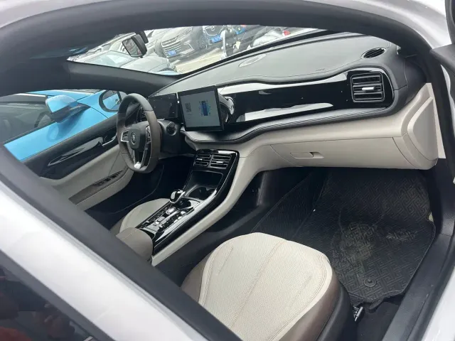 BYD Qin PLUS — Фото автомобиля 9