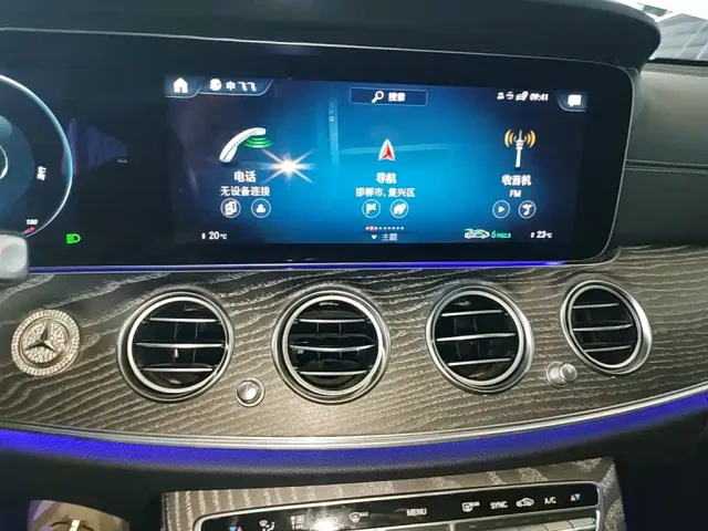 Mercedes-Benz E-Class — Фото автомобиля 12