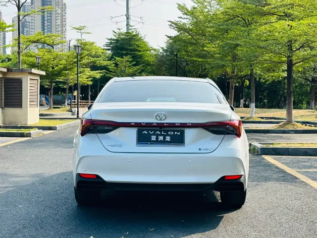 Toyota Avalon — Фото автомобиля 5