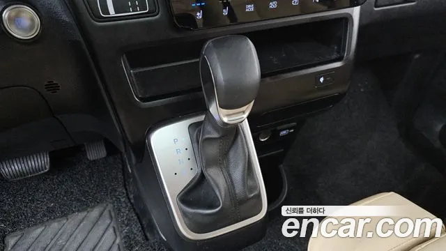 Hyundai Staria Staria 4WD Tourer 9 мест — Фото автомобиля 8