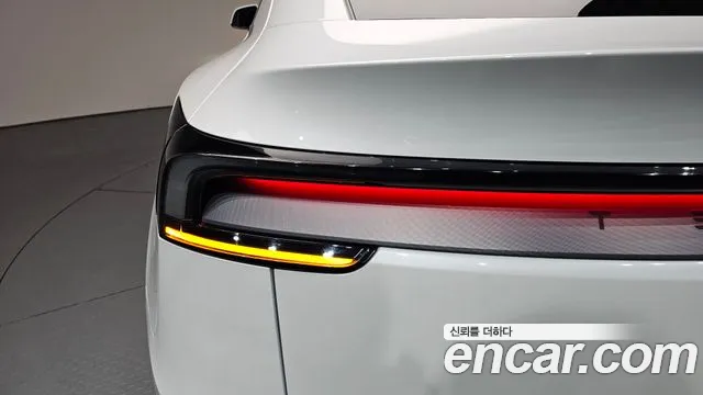 Tesla Model Y — Фото автомобиля 22