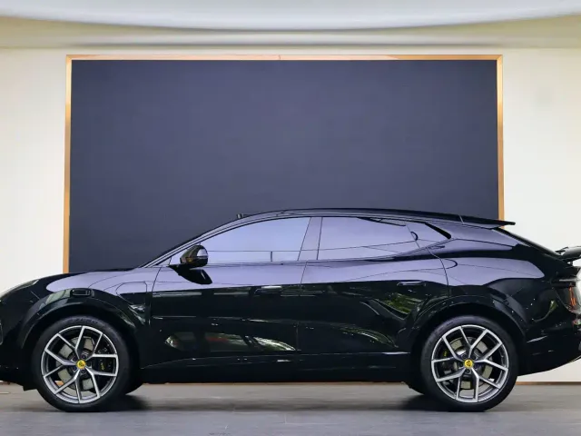 Lotus Eletre — Фото автомобиля 20