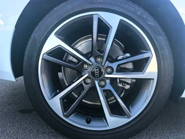 Audi A4L — Фото автомобиля 15