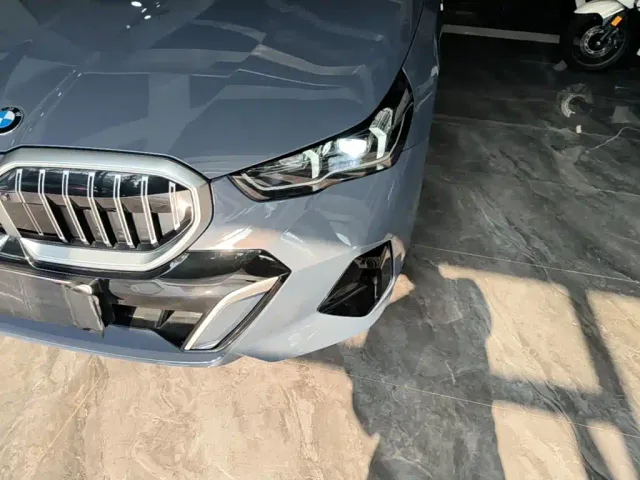 BMW BMW 5 Series 2024 530Li Leading M Sport Package — Фото автомобиля 23