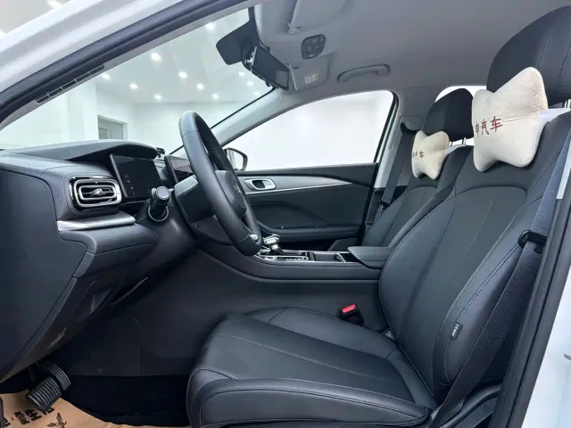 Geely Emgrand — Фото автомобиля 5