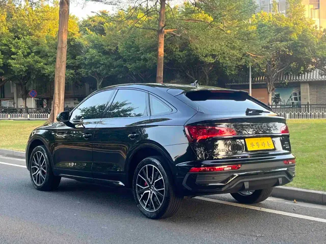 Audi Q5L Sportback — Фото автомобиля 5