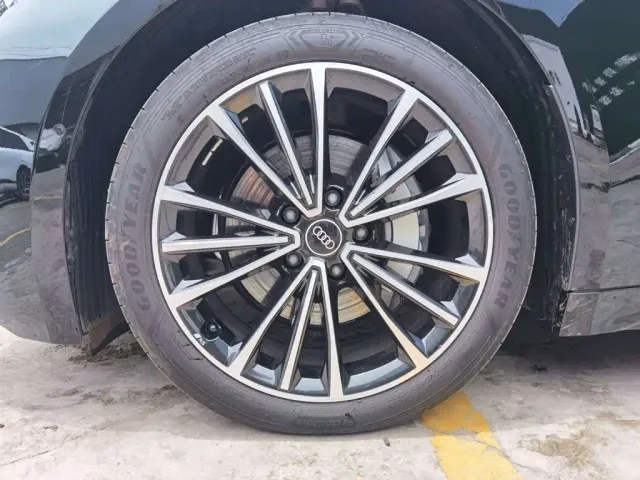 Audi A6L e-tron — Фото автомобиля 29