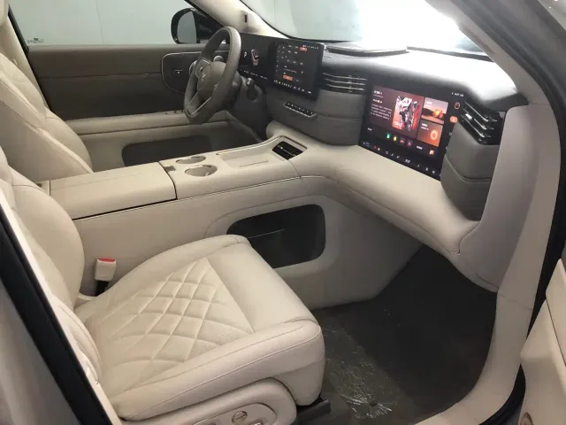 IM Motors LS9 — Фото автомобиля 11