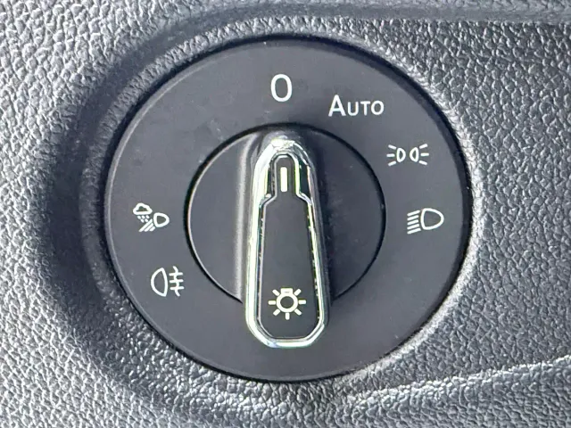 Volkswagen Passat — Фото автомобиля 13
