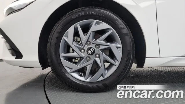Hyundai Avante CN7 — Фото автомобиля 5