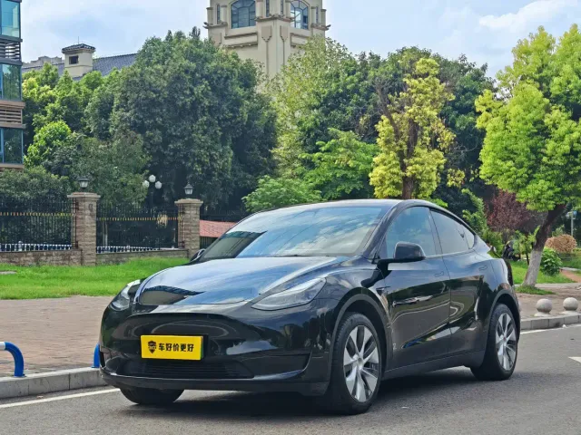 Фотография автомобиля — Tesla Model Y