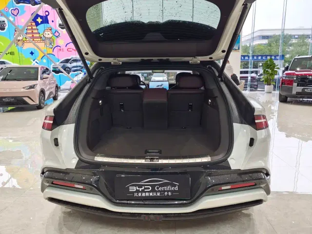 Denza Z9GT — Фото автомобиля 12