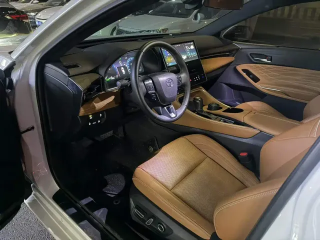 Toyota Avalon — Фото автомобиля 2