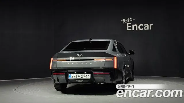 Hyundai Avante (CN8) — Фото автомобиля 4