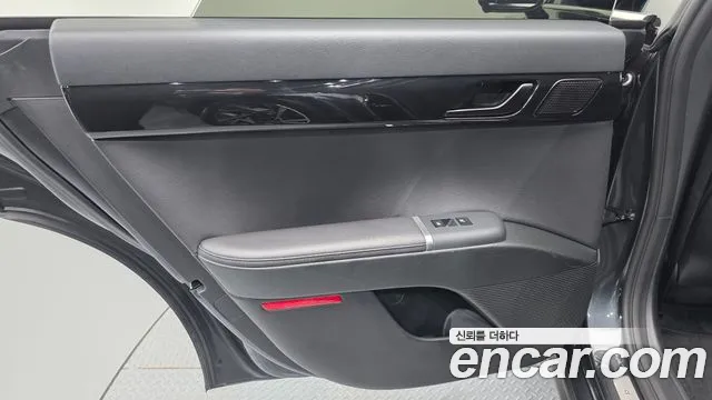 Hyundai Grandeur — Фото автомобиля 24