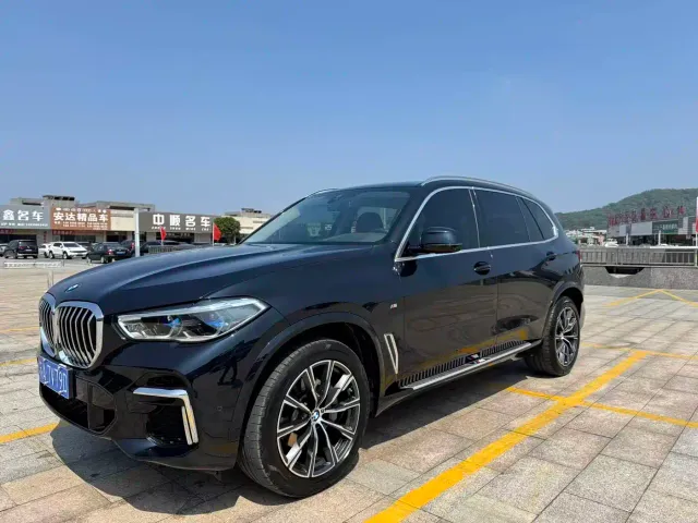 Фотография автомобиля — BMW X5