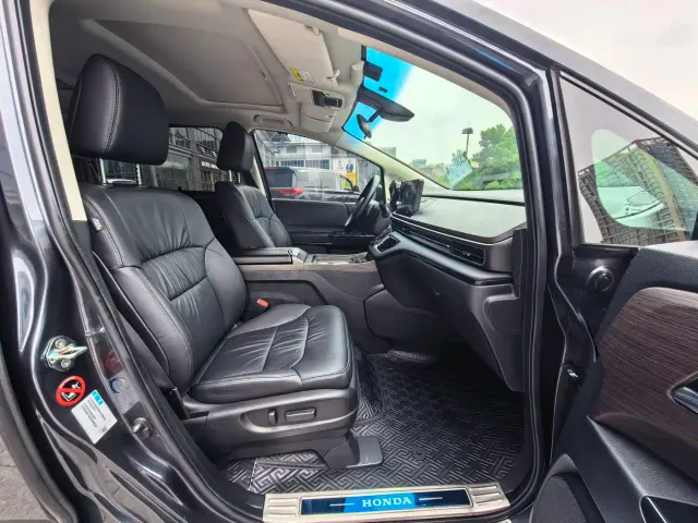 Honda Odyssey — Фото автомобиля 12