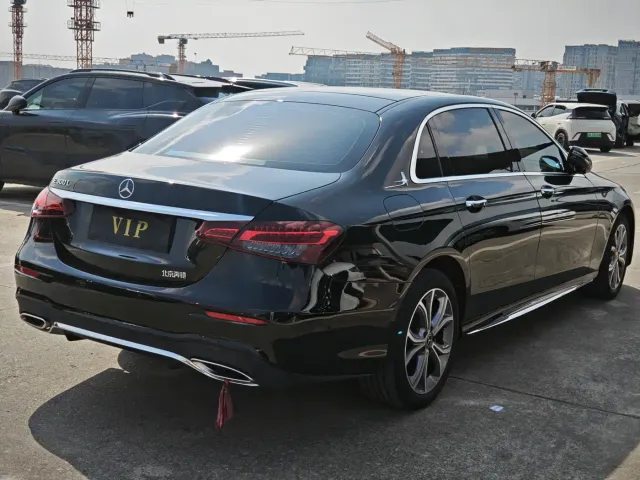 Mercedes-Benz E-Class — Фото автомобиля 6