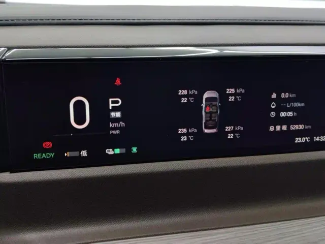 GAC Trumpchi E8 — Фото автомобиля 14