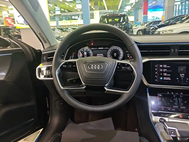 Audi A7L — Фото автомобиля 10