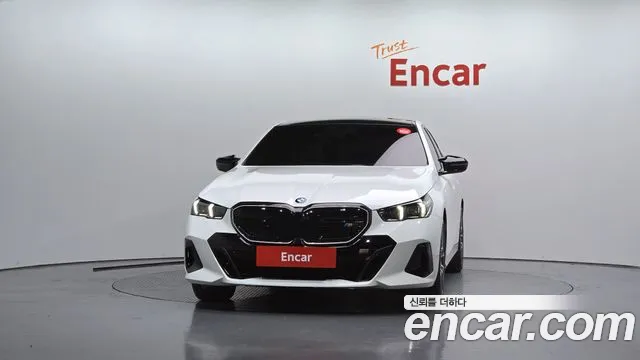 BMW 5 Series G60 — Фото автомобиля 3