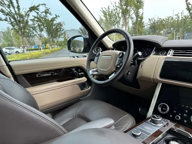 Land Rover Range Rover — Фото автомобиля 13