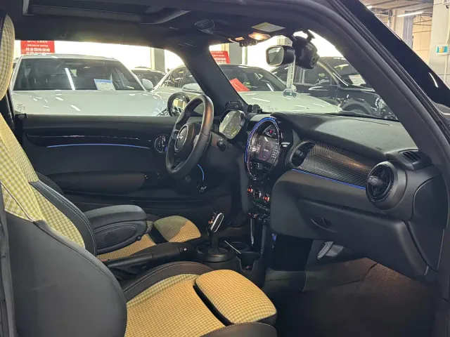 MINI Hatch — Фото автомобиля 9