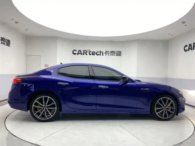 Maserati Ghibli — Фото автомобиля 4