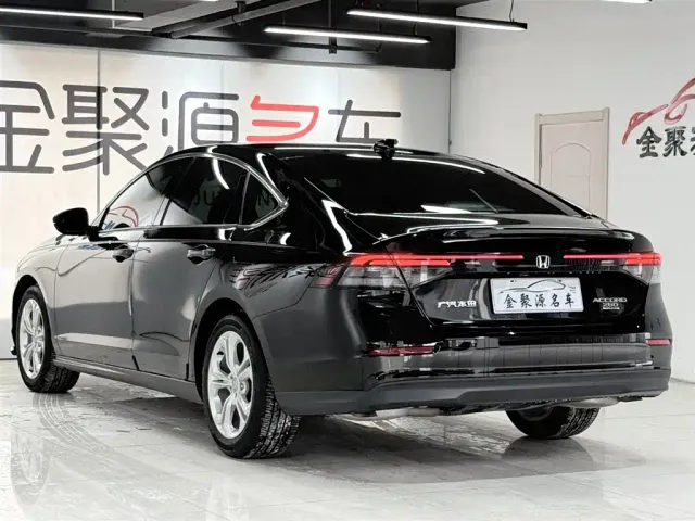 Honda Accord — Фото автомобиля 4